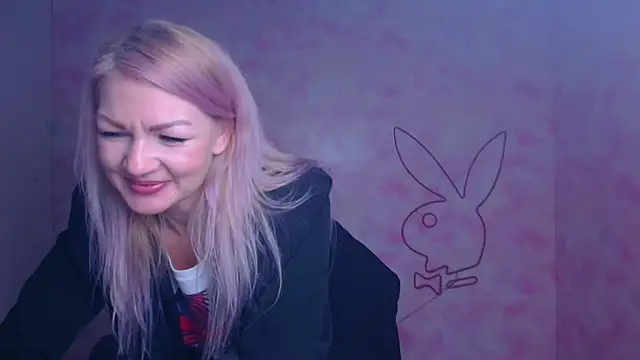 Madonna_Fire's cam snapshot