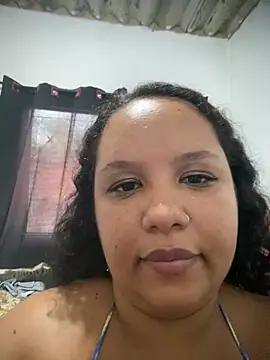 Bigostosa live sex cam