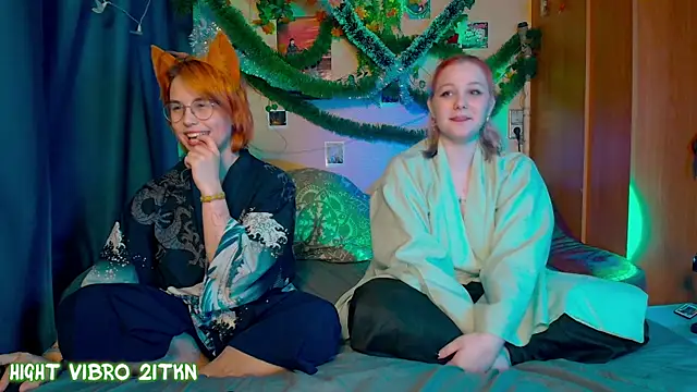 TrickyKitsune live sex cam