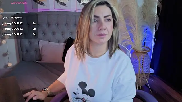 Isabella_lt live sex cam