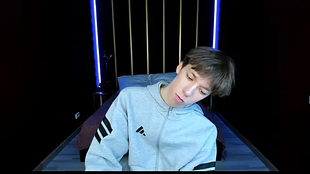 MarkBranston live sex cam