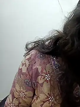 piryasharma005's cam snapshot