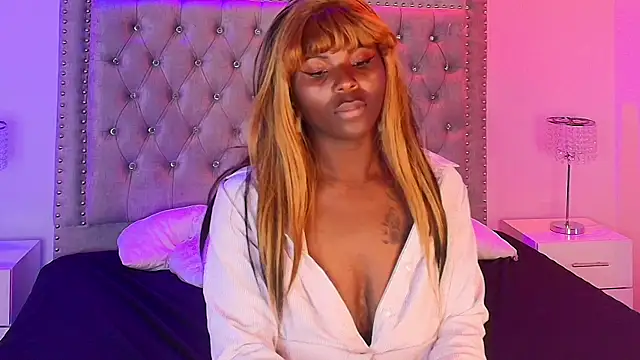 Serena_ebony's cam snapshot