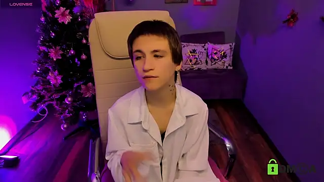 Moon13152 live sex cam