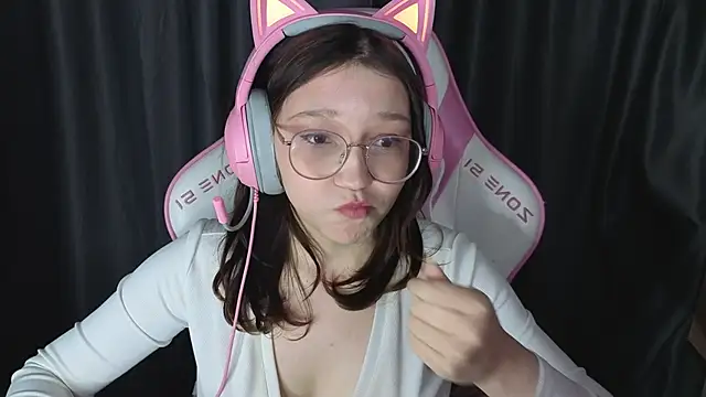 Pink-Aura-'s cam snapshot