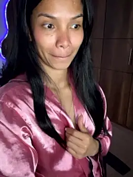 girlskinny06's cam snapshot