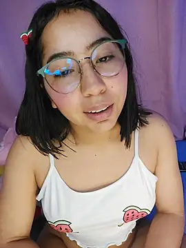 anni_ross's cam snapshot