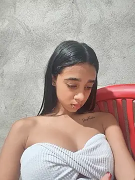 Zoe_Sweett18 live sex cam