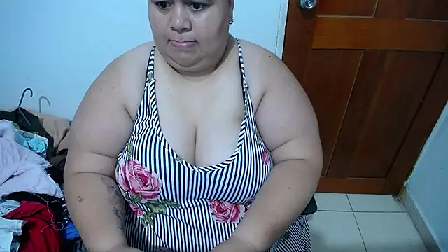 hotlesby4uxxx live sex cam