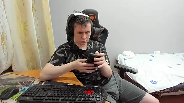 iliaskrislove live sex cam