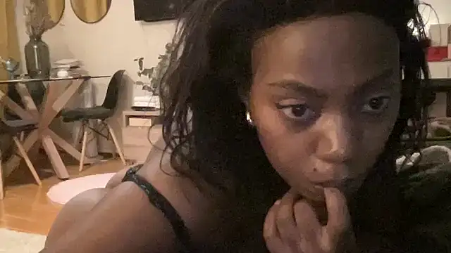 Veemoney's cam snapshot