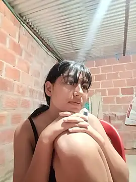 triana-hot18 live sex cam