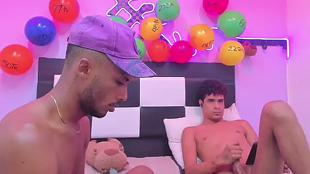 Lucky_boys__X live sex cam