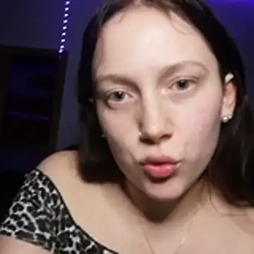 YoungLisaa18's cam snapshot