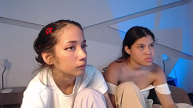 hot_little_bunny's cam snapshot