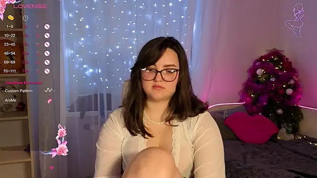 MiraLuccian's cam snapshot