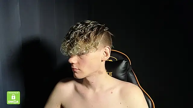 Keytaro live sex cam