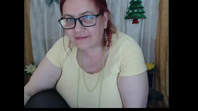 PlayfullMature's cam snapshot