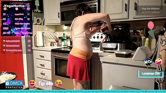 YogaHottie76's cam snapshot