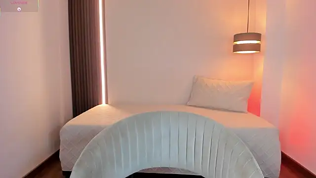 luvely_unique_ live sex cam