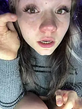 Cutiepiespanks's cam snapshot