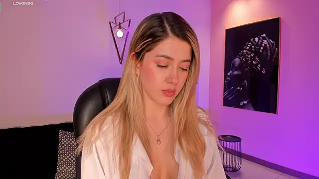 EveBensonX live sex cam