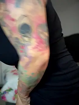 horny_roomiess live sex cam