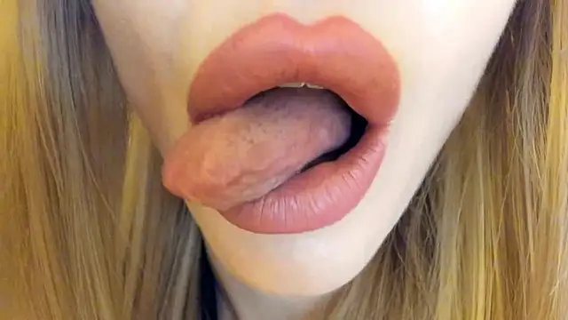 Politeeliza's cam snapshot