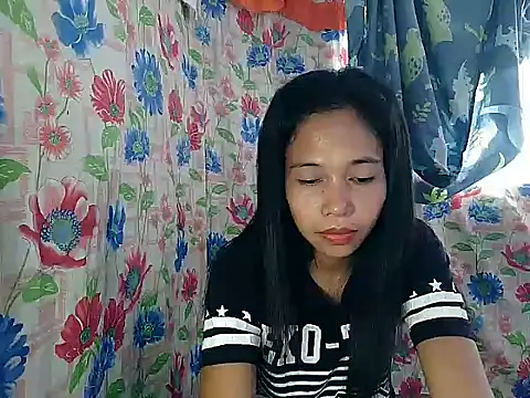 PinaySkinnyGirl's cam snapshot