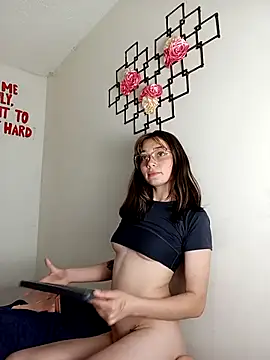 MilaFyre live sex cam