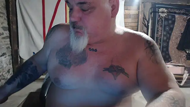 Newfiesausage1972 live sex cam