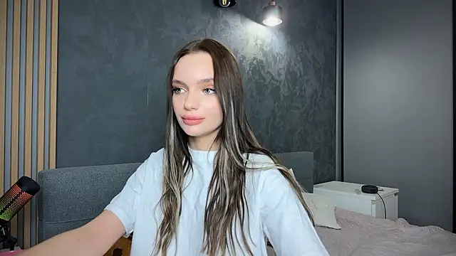 litlle_angelll's cam snapshot