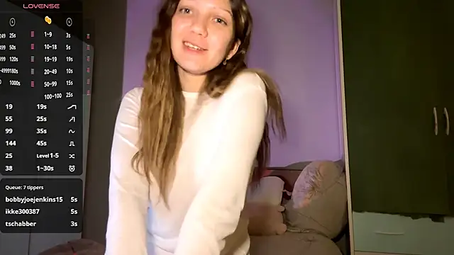 EmiIyKitty live sex cam