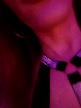 Luna_Kitanna live sex cam