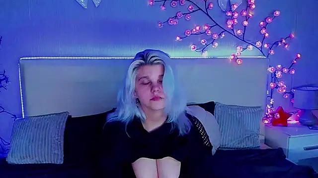 JoannLowe's cam snapshot