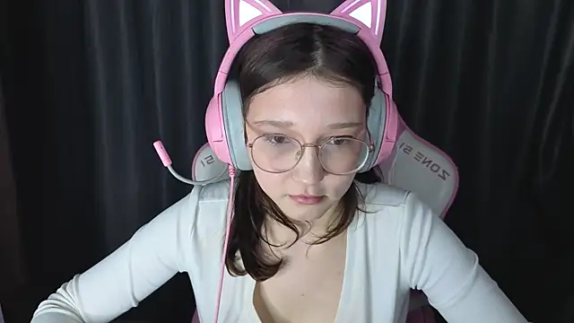 Pink-Aura-'s cam snapshot