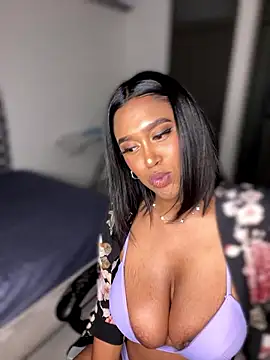 Emii_Love's cam snapshot