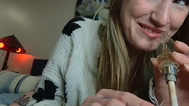 lavender_spits's cam snapshot