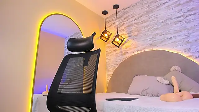 Aron_Bolt live sex cam