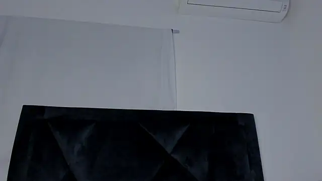 Lily_Woodz's cam snapshot