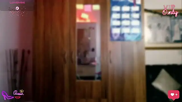 LauGrayJ live sex cam