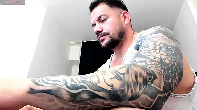 musclemonster31's cam snapshot