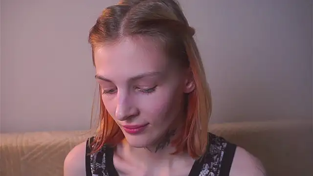 DebiLore's cam snapshot