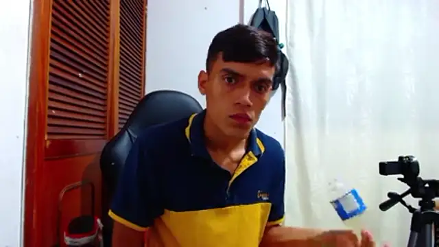 Lion_Grrr live sex cam