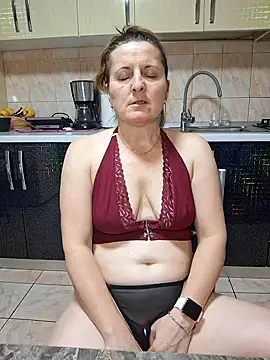 Sweet-milf-'s cam snapshot