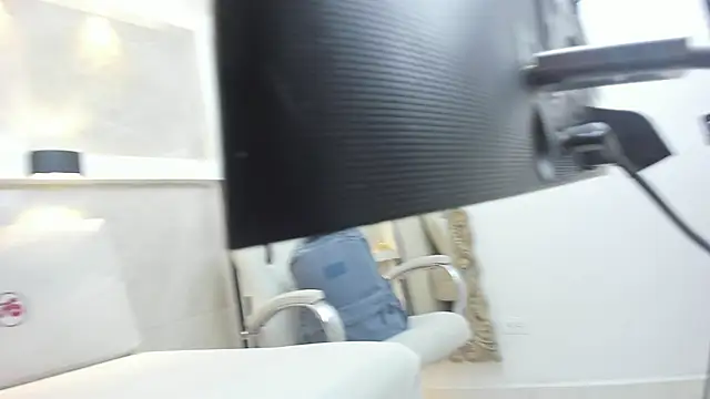 isaa_stone live sex cam