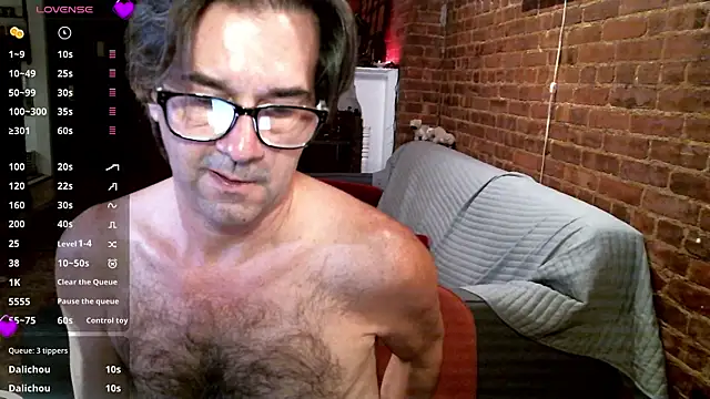 Johnny_Bottoms live sex cam