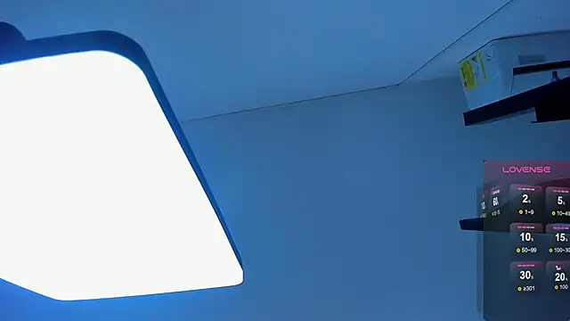 niko_cute18 live sex cam