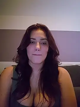 MiaRides19 live sex cam