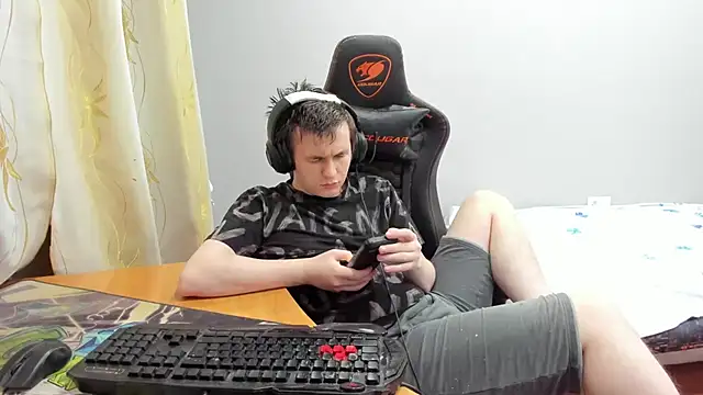 iliaskrislove live sex cam